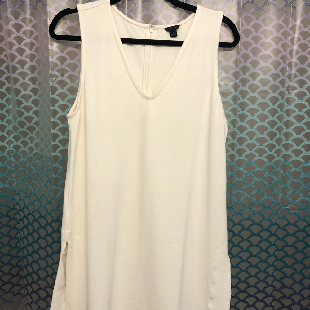 AnnTaylor Tunic Length Cream Sleeveless Top